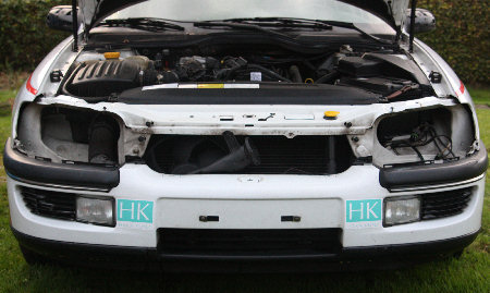 Teilweise zerlegte Front des Omega