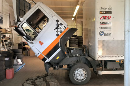 LKW in der Werkstatt