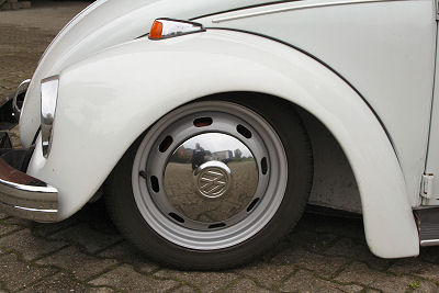 Vorne sehr tiefer K&auml;er